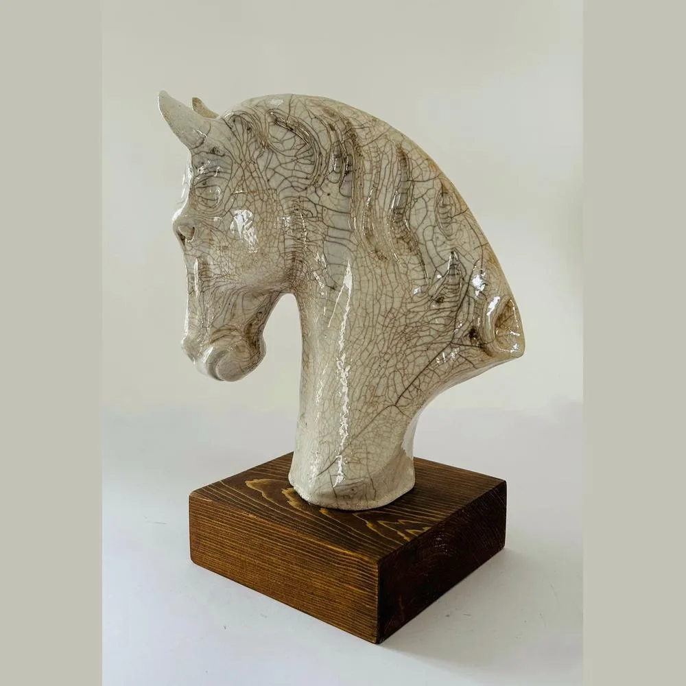 Sculpture Tête de Cheval en Raku - Édition Artisanale – Image 2