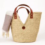 Couffin artisanal en fibre végétale – Anses cuir & fouta offerte