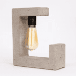 Lampe en Béton Brut – L’Élégance de la Lumière Artisanale