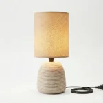 Lampe de table "Solis" – Hêtre massif strié et lin naturel
