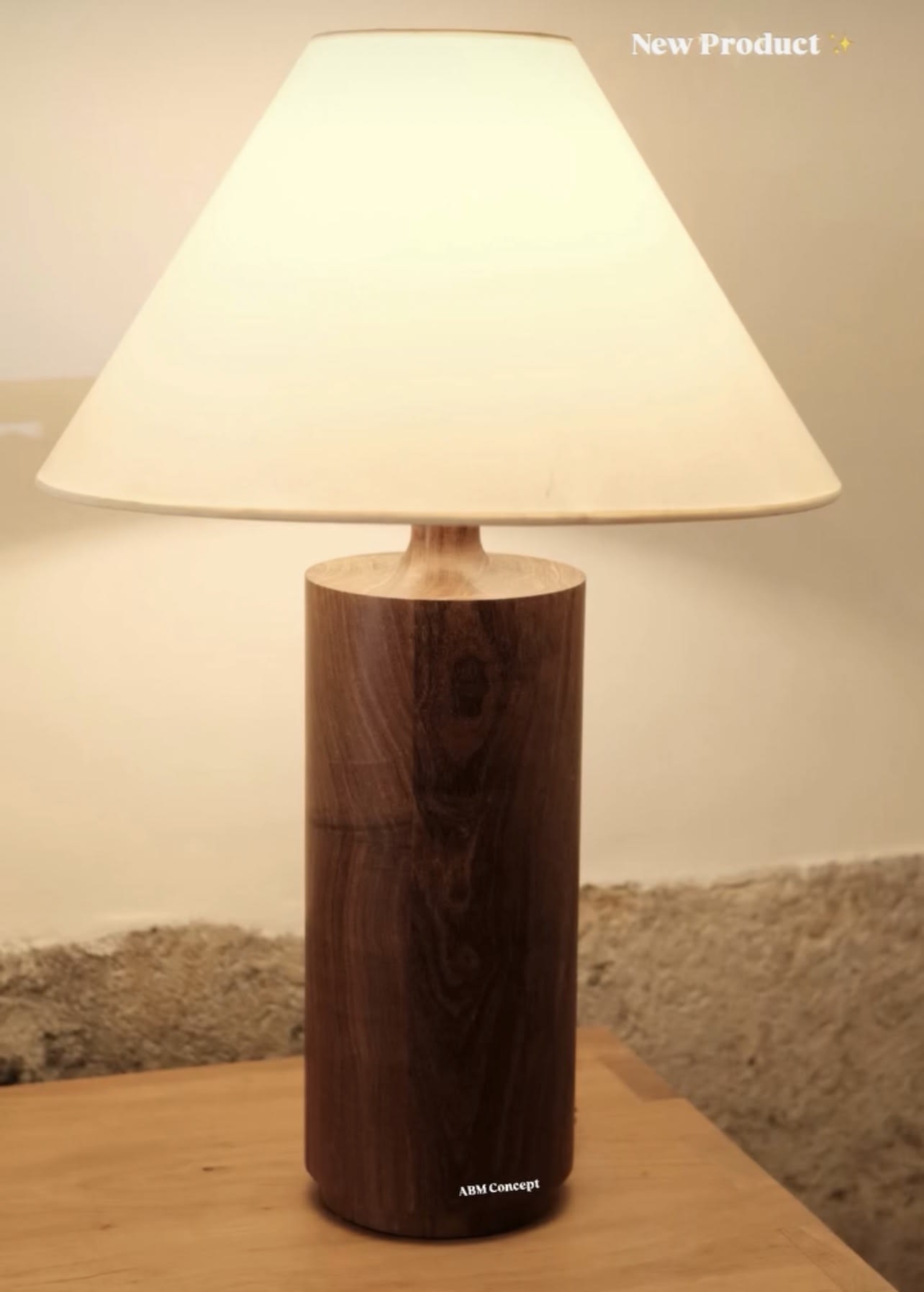 kxcnixwacdwqhxonuqjz.jpg Lampe Cylindre Acajou – Image 1