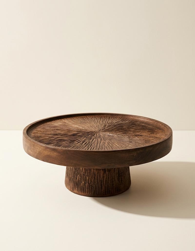 sougui_plateau_sur_pied_bois_strie_woocommerce Présentoir sculptée – Image 1