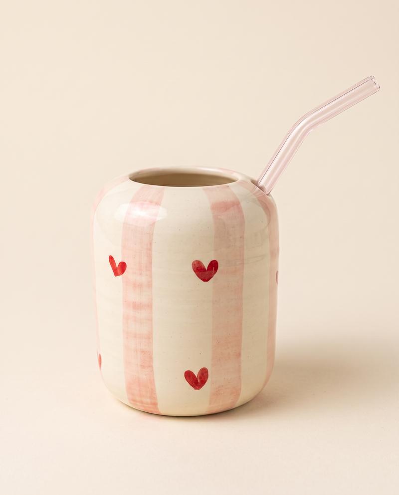 sougui_gobelet_coeurs_paille_woocommerce Gobelet à Paille en Verre Cœurs Rayé Rose en Céramique – Image 1