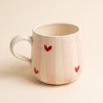 Tasse Cœurs Rayée Rose en Céramique Artisanale